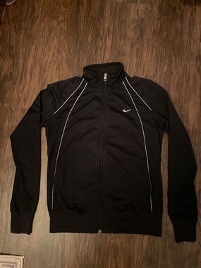 Nike Black Women’s Zip-Up Performance Jacket with White Piping
